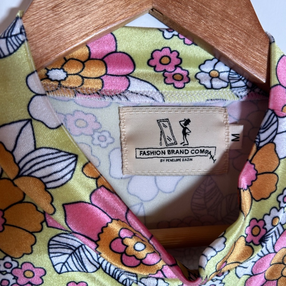 Rare floral mini moth dress - Picture 3 of 4